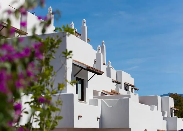 Luxury In Golf Hills, Estepona. * Estepona