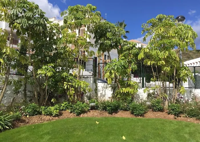 Luxury In Golf Hills, Estepona. *