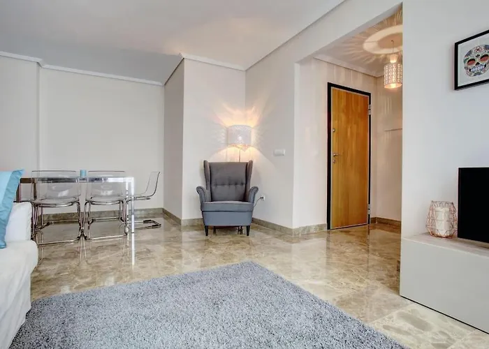 Luxury In Golf Hills, Estepona. Apartment