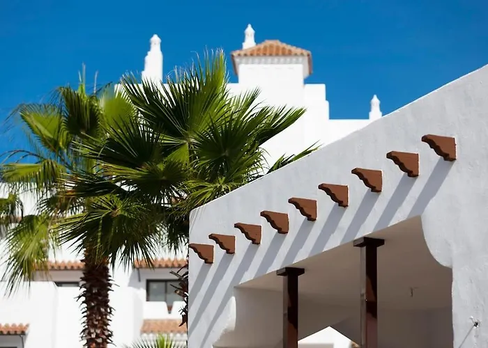 Luxury In Golf Hills, Estepona. 公寓